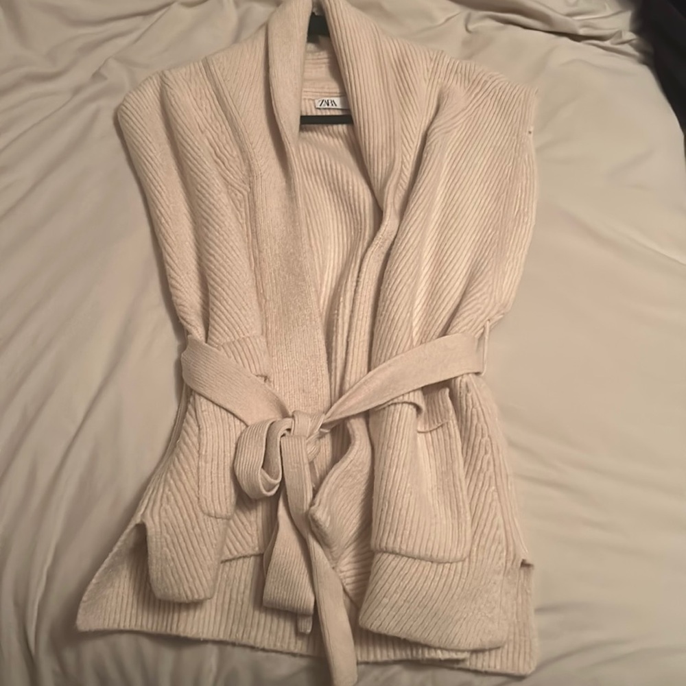 ZARA sleeveless cardigan